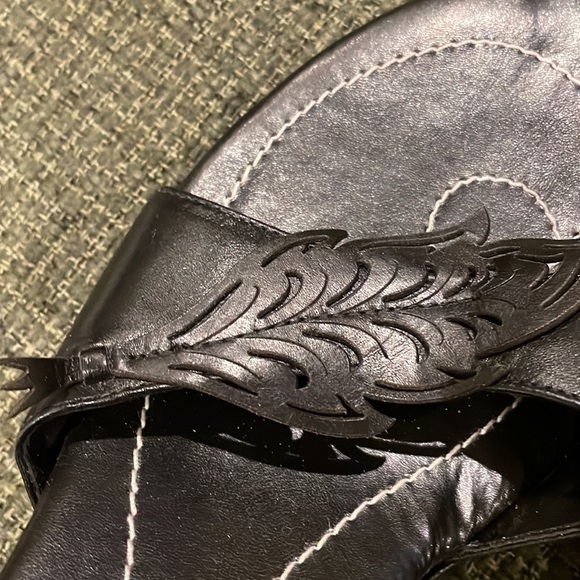 Two Lips black heeled slides (sz 7 1/2) - Picture 9 of 10